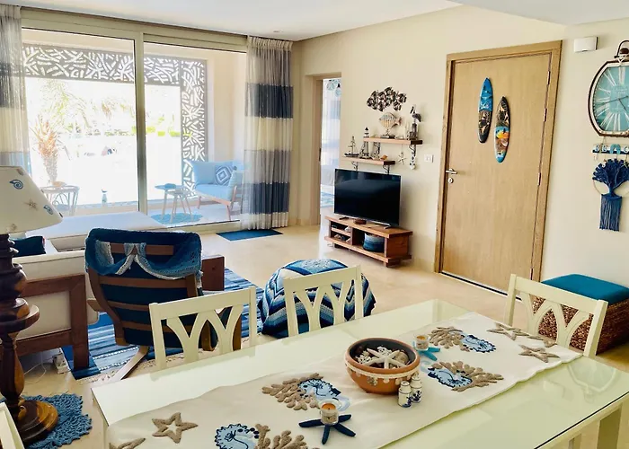 Kitesurfer Shared House, Pool View & Beach Access